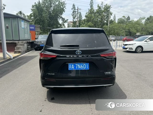 Toyota Saina 2022 Черный из Китая, фото 4