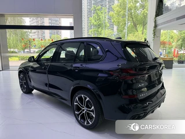 BMW X5 2026 Черный из Китая, фото 4