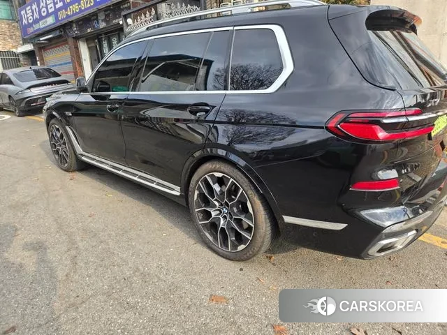 BMW X7 (G07) 2024 Черный из Кореи, фото 3