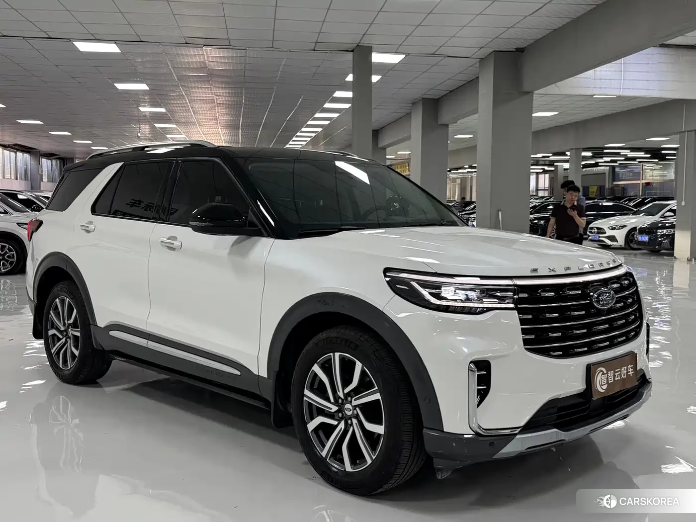 Ford Explorer 2023 Белый из Китая, фото 3