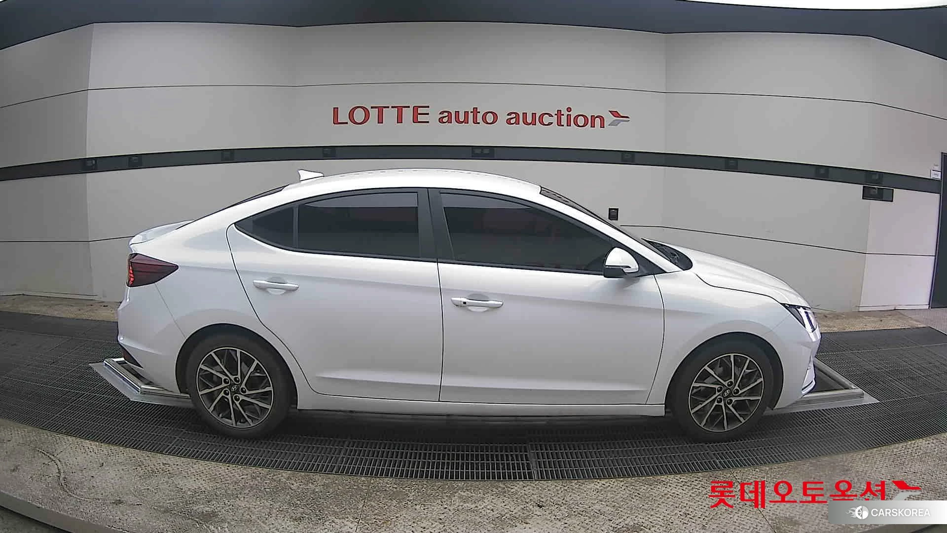 Hyundai Avante id 3869279 из Кореи 23