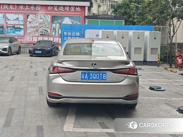 Lexus ES id 4392234 из Китая 9