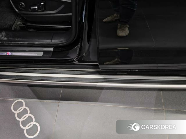 Audi Q5L id 4329180 из Китая 11