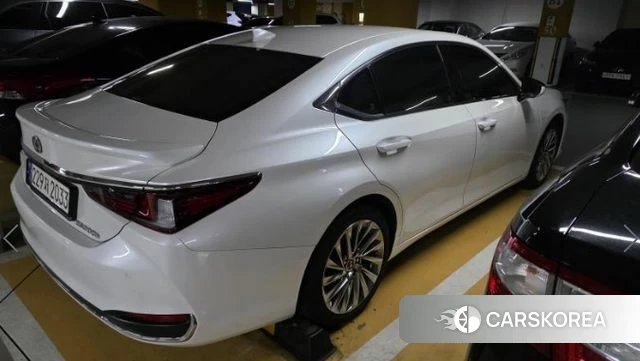 Lexus ES300h 7th generation 2024 Белый из Кореи, фото 3