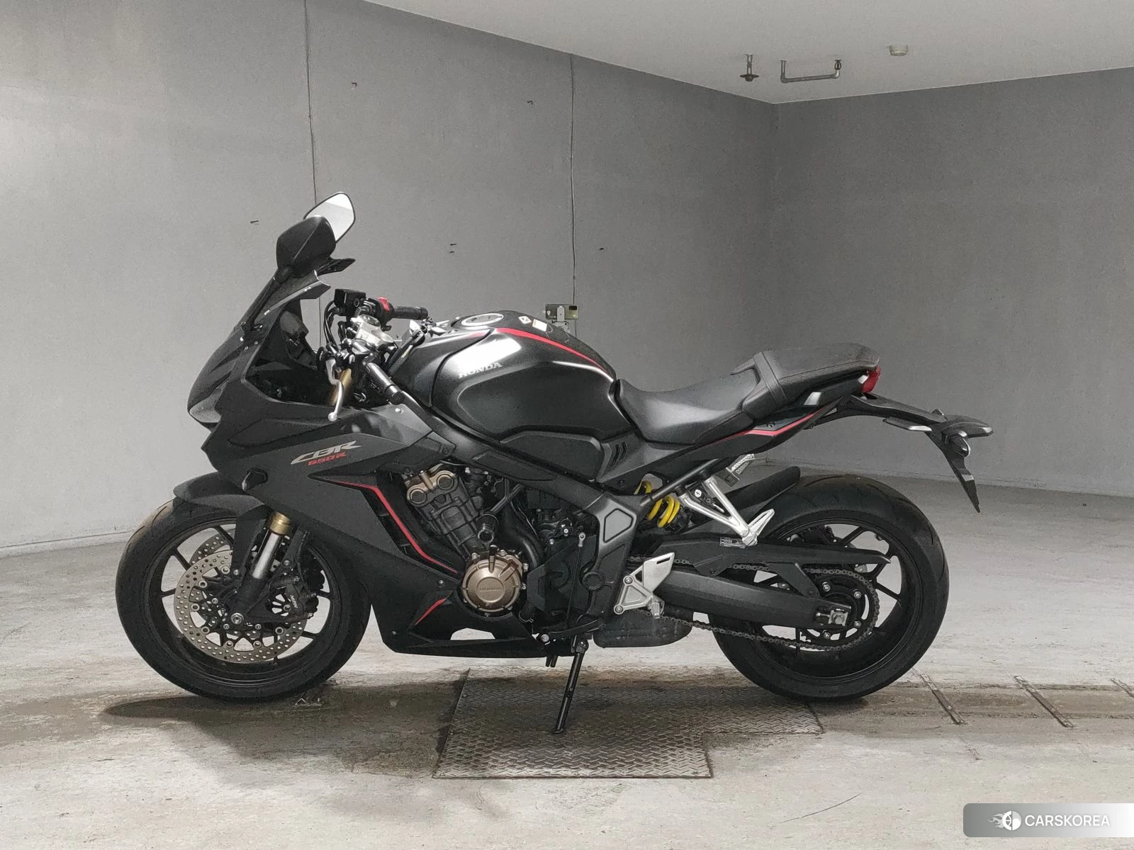 Проданный Honda CBR650R id 3947074 из Японии, фото 2