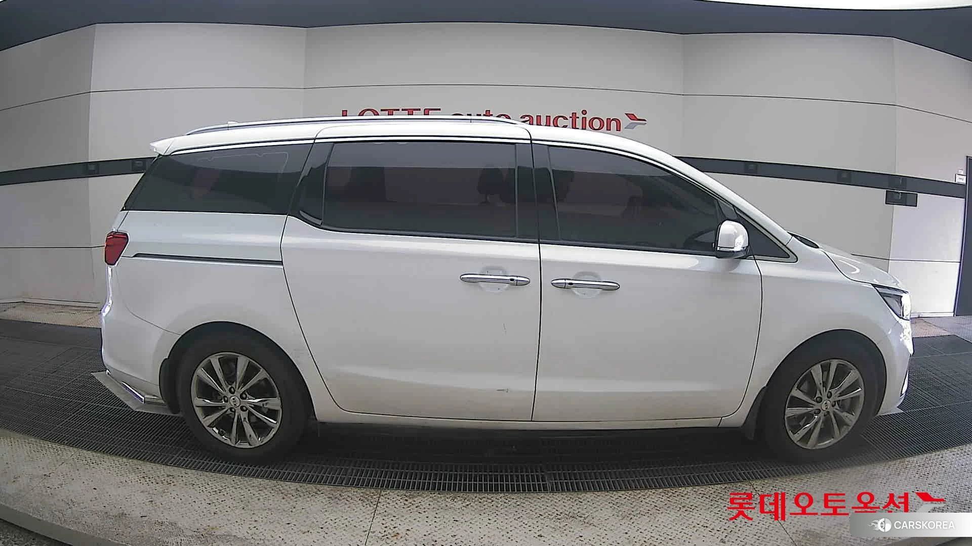 Kia Carnival id 4504352 из Кореи 23