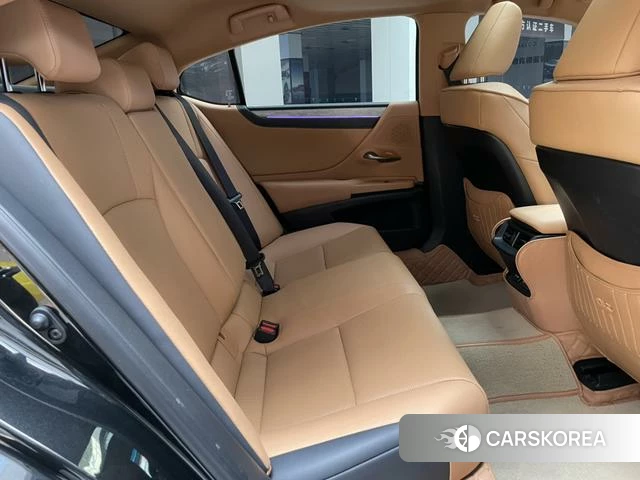 Lexus ES id 4276333 из Китая 13