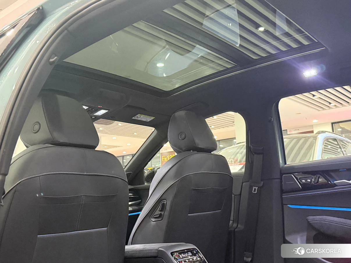 Volkswagen Passat id 4510637 из Китая 11