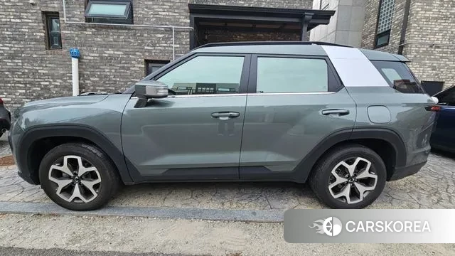 Ssangyong Torres 2023 Темно-зеленый из Кореи, фото 3