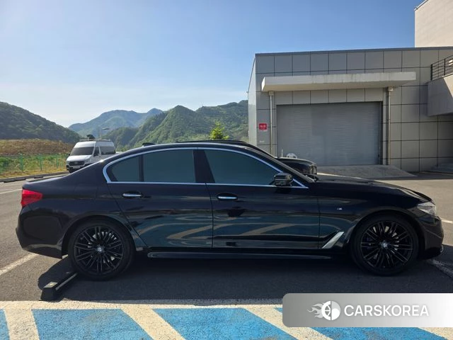 BMW 5 Series (G30) id 4203965 из Кореи 8