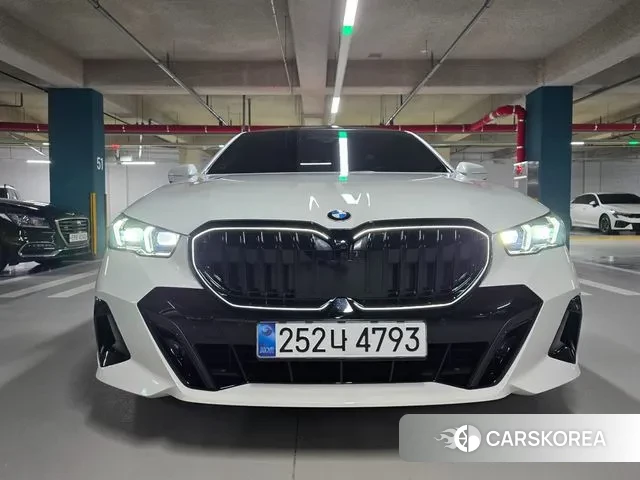 BMW 5 Series (G60) 2025 Белый из Кореи, фото 6
