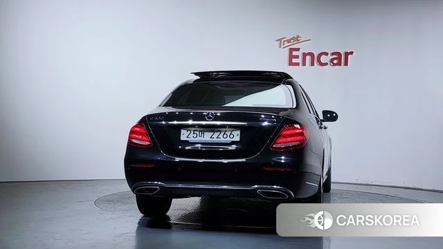 Mercedes-Benz E-Class W213 id 4371490 из Кореи 23