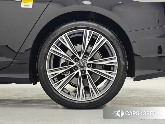 Audi A6L id 4290022 из Китая 13