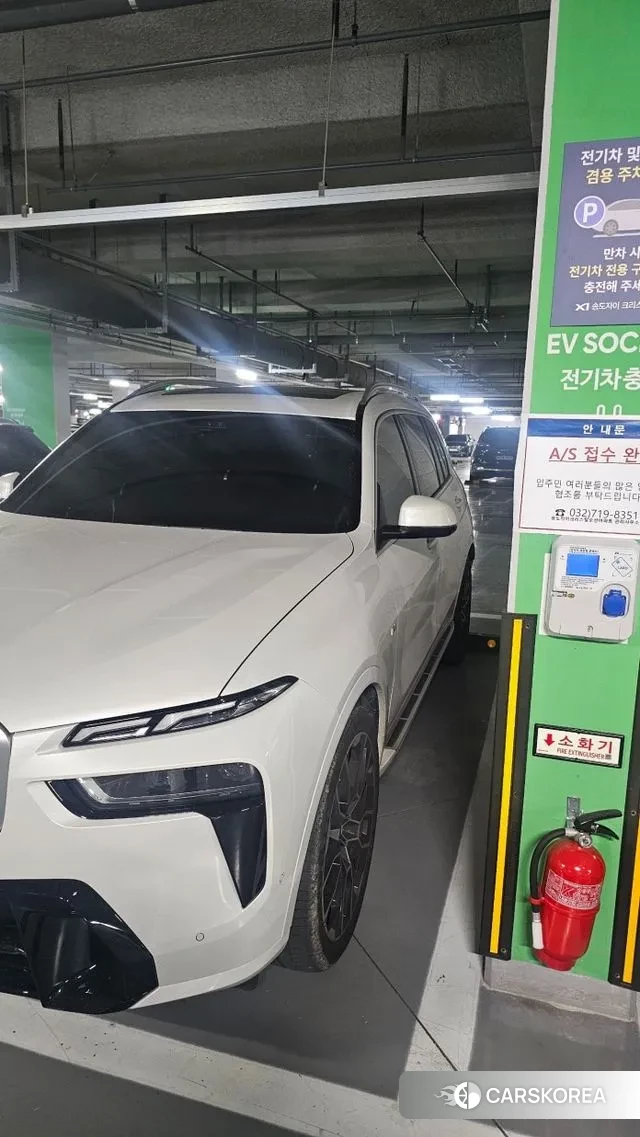 BMW X7 (G07) 2024 Белый из Кореи, фото 3