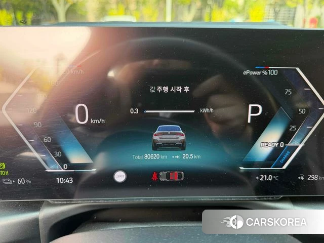 BMW i4 2023 Светло-серебряный цвет из Кореи, фото 3