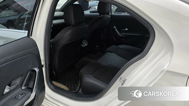 Mercedes-Benz Class A 2021 Белый из Китая, фото 3