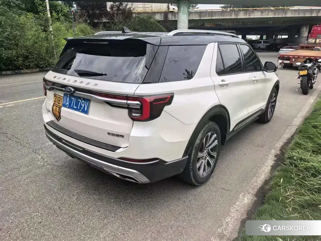 Ford Explorer 2023 Белый из Китая, фото 4
