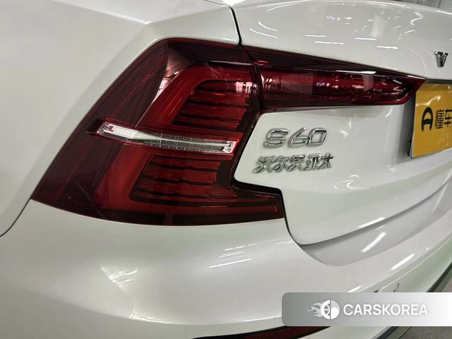 Volvo S60 id 4227928 из Китая 13