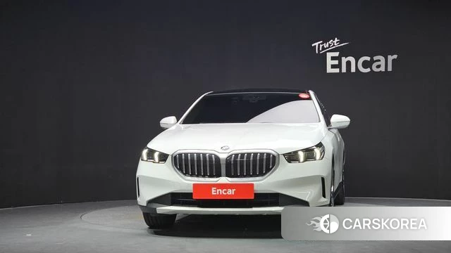 BMW 5 Series (G60) id 4584599 из Кореи 23