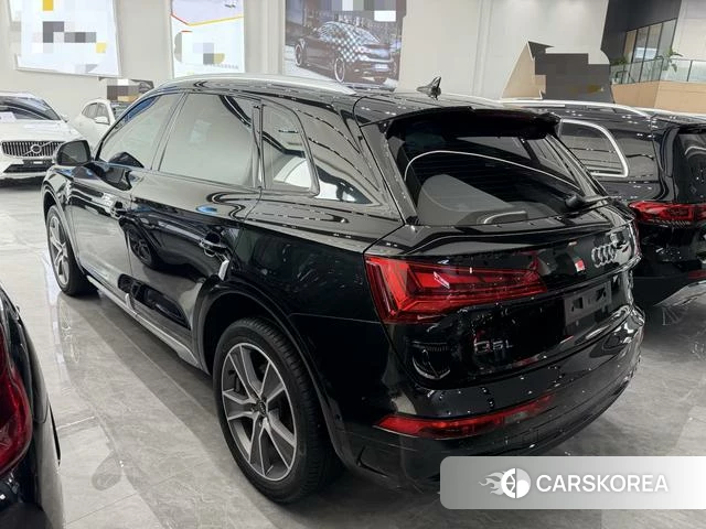 Audi Q5L 2021 Черный из Китая, фото 3