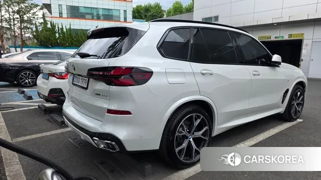 BMW X5 (G05) 2025 Белый из Кореи, фото 3