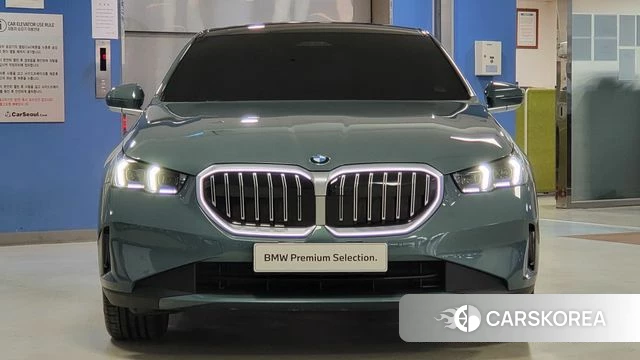 BMW 5 Series (G60) id 4279627 из Кореи 13