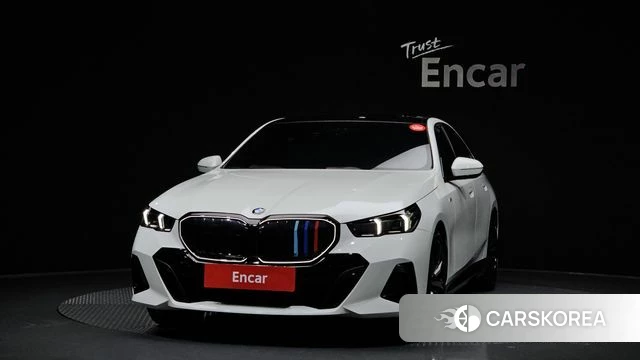 BMW 5 Series (G60) id 4590333 из Кореи 13
