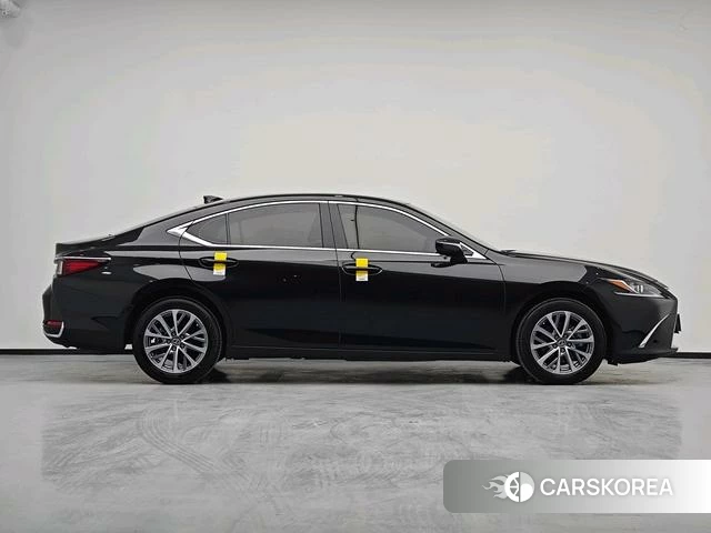 Lexus ES id 4290479 из Китая 13