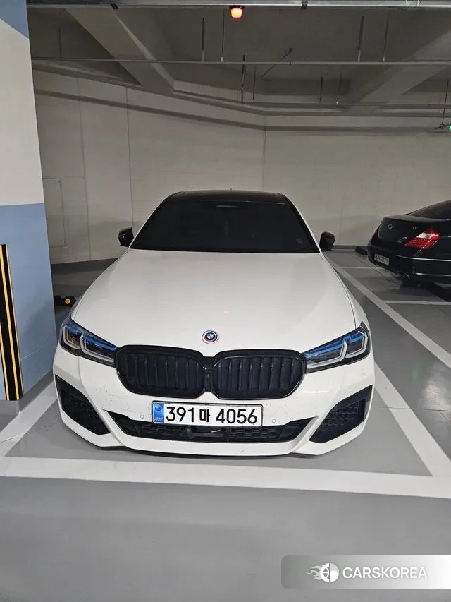 BMW 5 Series (G30) 2023 Белый из Кореи, фото 3