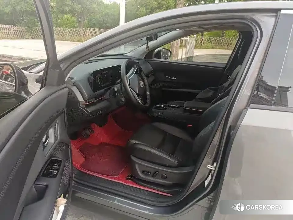 Nissan Ariya 2024 Silver/gray из Китая, фото 3