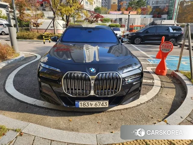 BMW 7 Series (G70) 2023 Черный из Кореи, фото 3