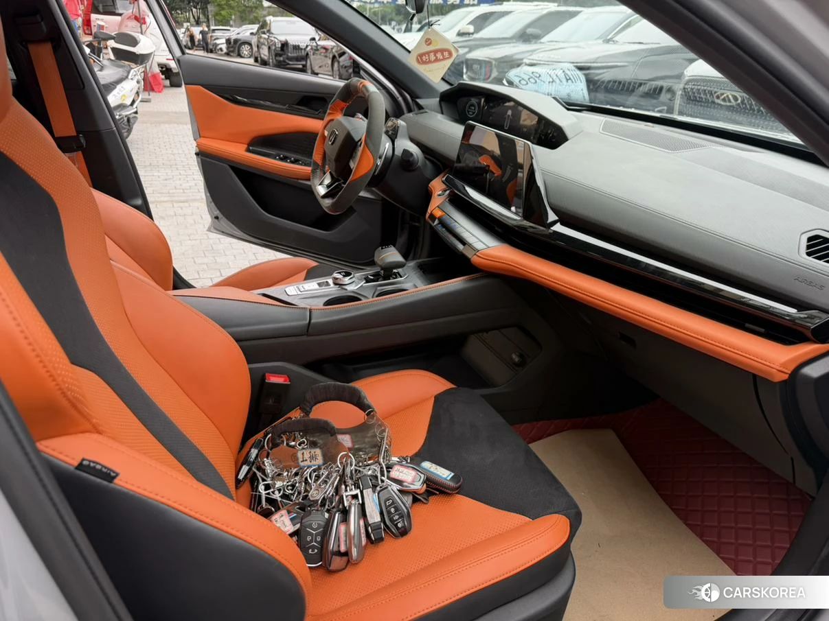 Chang'an UNI-V 2023 Серебристо-серый из Китая, фото 6
