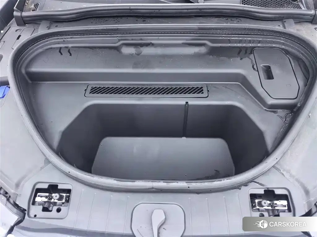 Audi Q6L id 4599505 из Китая 21
