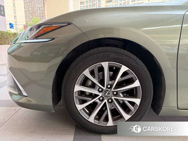 Lexus ES id 4276201 из Китая 8