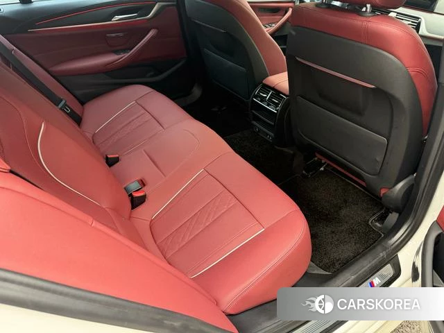 BMW 5 series PHEV 2023 Белый из Китая, фото 3
