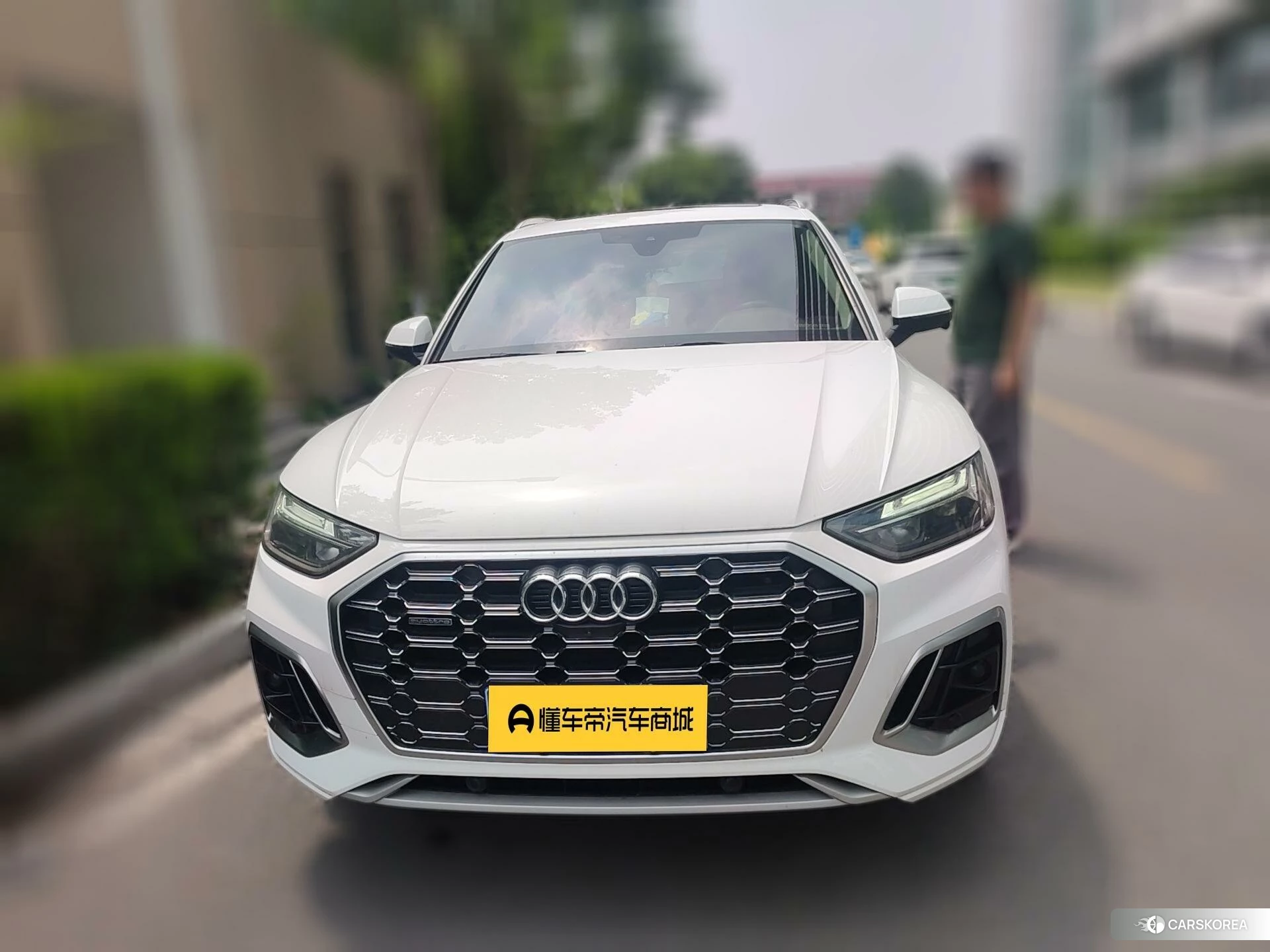 Audi Q5L id 4515127 из Китая 14