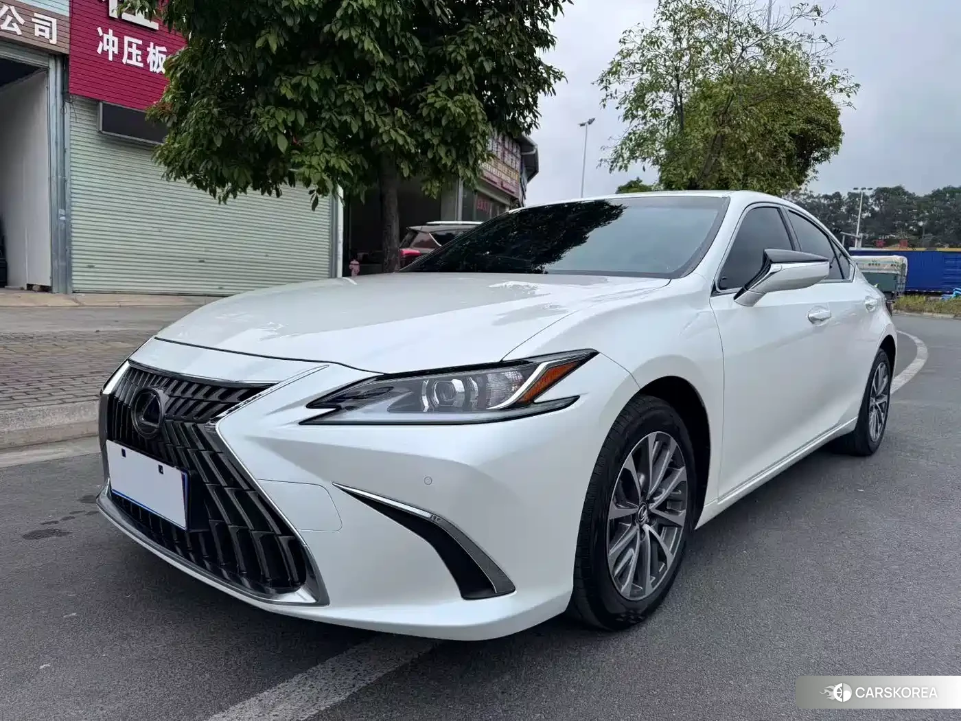 Lexus ES 2023 Белый из Китая, фото 3