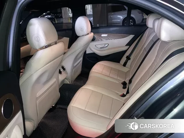 Mercedes-Benz E-Class W213 2021 Серый из Кореи, фото 3