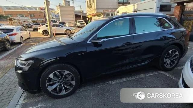 Audi e-Tron 2021 Черный из Кореи, фото 4