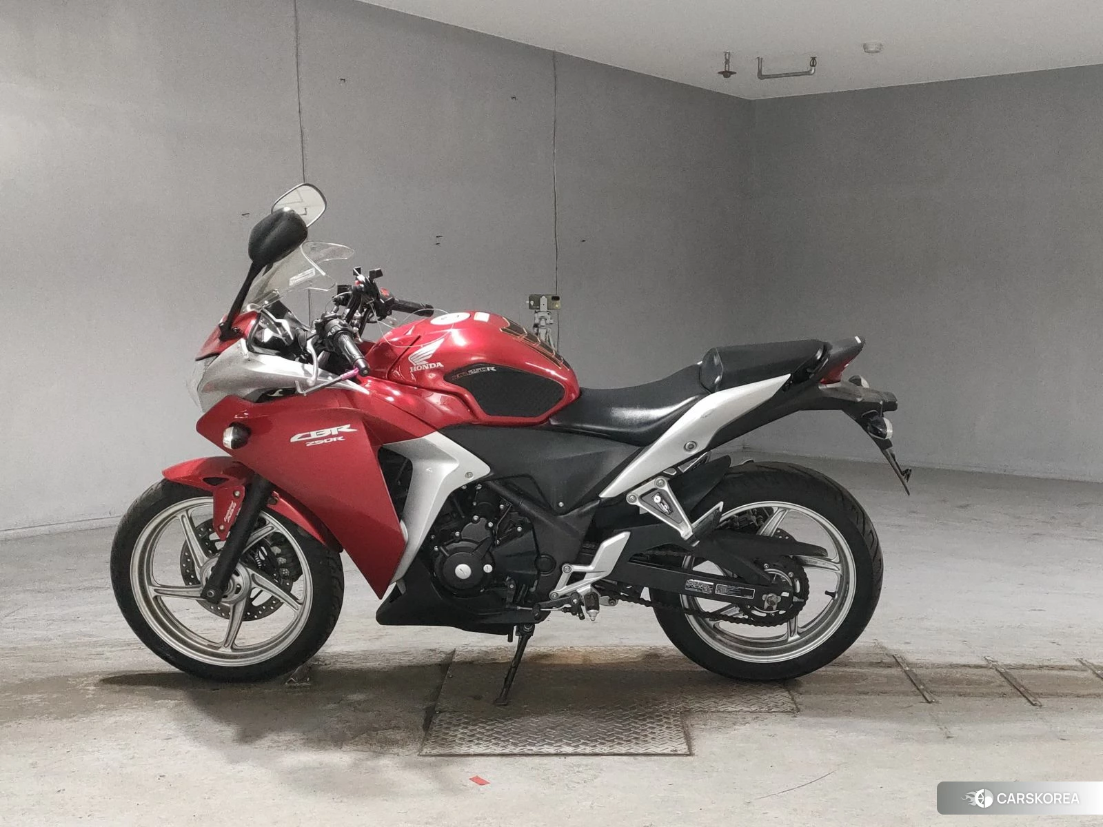 Проданный Honda CBR250R id 4192993 из Японии, фото 4