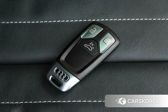 Audi Q5L id 4301000 из Китая 13