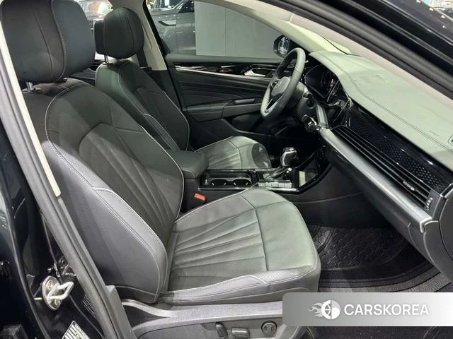 Volkswagen Passat 2024 Черный из Китая, фото 6