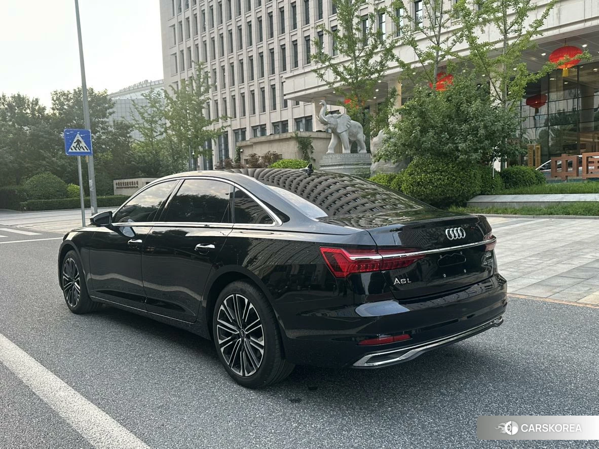 Audi A6L id 4420036 из Китая 8