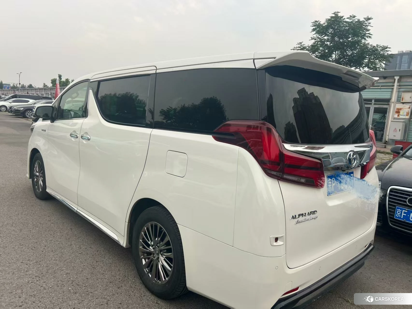 Toyota Elfa 2021 Белый из Китая, фото 3
