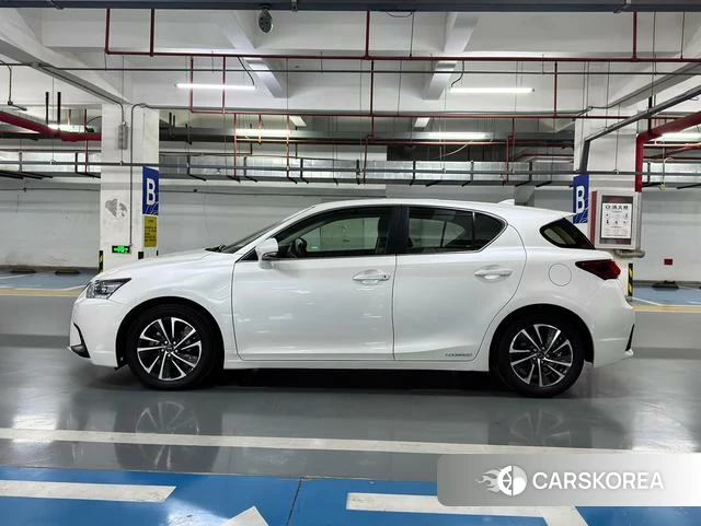 Lexus CT id 4271065 из Китая 8