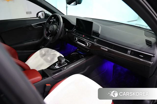 Audi S4 2023 Черный из Китая, фото 4