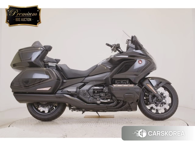 Проданный Honda GL1800 TOUR DCT 2026 из Японии