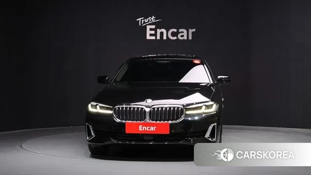 BMW 5 Series (G30) id 3354473 из Кореи 13