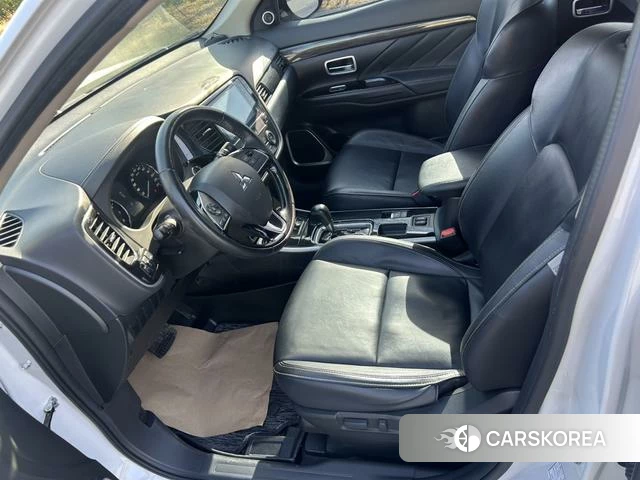 Mitsubishi  Outlander id 4212535 из Китая 8