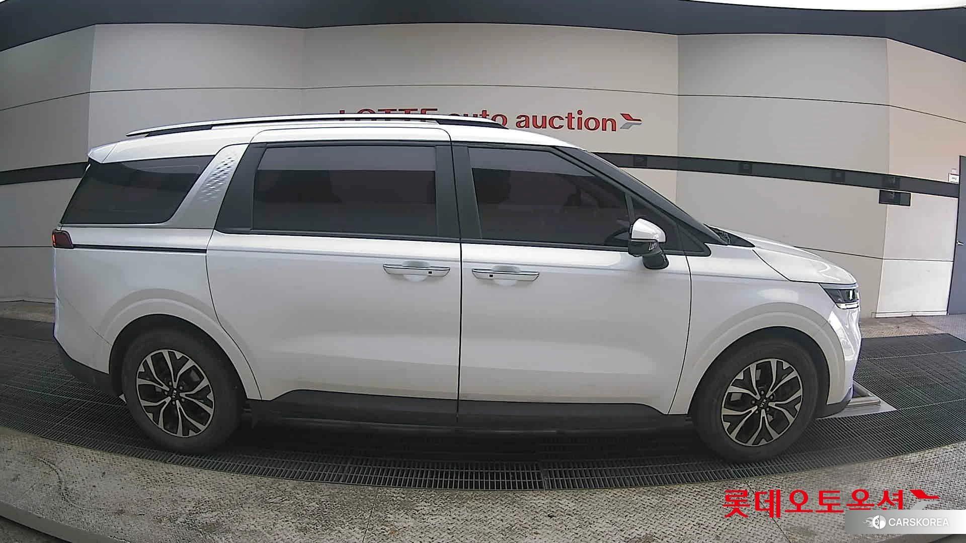 Kia Carnival id 3882166 из Кореи 23